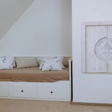 Srdecni Zalezitost Semesterbostad